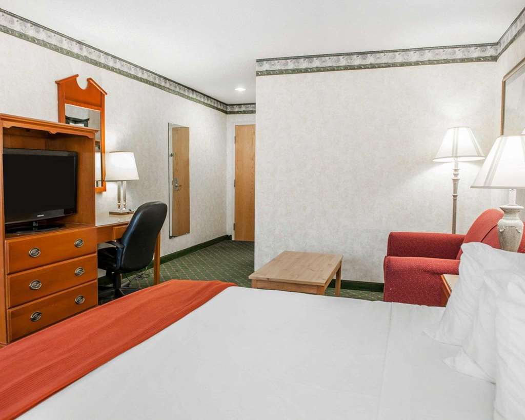 印第安纳波利斯西部布朗斯堡凯艺套房酒店 客房 照片